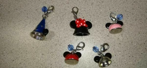 Disney Clip On Cion Ciondolo(i) Cappelli Topolino & Minnie Speditore USA - Foto 1 di 6
