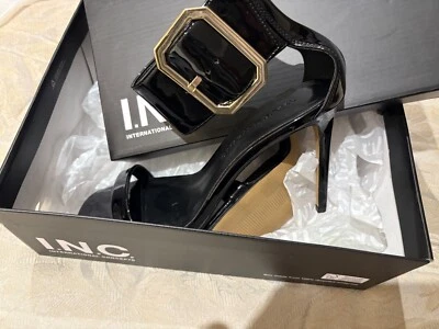 Tacones con hebilla de tacón de aguja de charol negro INC talla 7 Foto 1 de 4