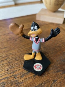 Figura de colección Applause Looney Tunes National MLB Reds Daffy Duck 1990 - Imagen 1 de 3