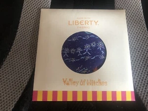 GHIBLI PARK SPECIAL VALLEY OF WITCHES HOWL'S MOVING CASTLE LIBERTY TASCHENTUCH - Bild 1 von 2