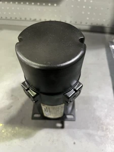 CMC Cleveland Motion Controls PM Servo Motor MTE4225-157G2F Bridgeport EZ-Trak - Picture 1 of 6