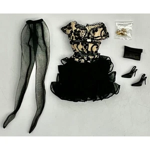 2005 Barbie Silkstone Fashion Model-Gold Label "Trace Of Lace" (Outfit Only) - Picture 1 of 3