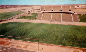 ESTADIO CONMEMORATIVO, BAKERSFIELD, CALIFORNIA, POSTAL VINTAGE (EU441) - Imagen 1 de 2