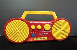 Radio d'epoca Shack Sing-A-Long AM/FM funzionante radio rosso/giallo - Foto 1 di 13