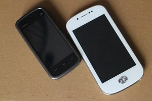 MOBILE VINTAGE PORTABLE CELL PHONE NOKIA 5230 WIKO SUBLIM HS A REPAIR REPARER - Photo 1/10