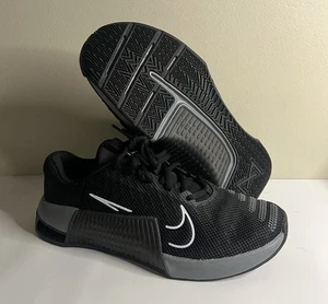 Nike $150 WMNS Metcon 9 Entrenamiento Entrenamiento Talla 8.5 Negro Gris Humo NUEVO DZ2537-001 - Imagen 1 de 8