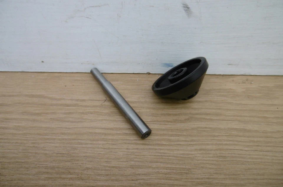 DEWALT DCW604 CENTERING CONE & LINE UP PIN FOR ALL 1/4" ROUTERS A27315  A27316 - Image 1 of 1