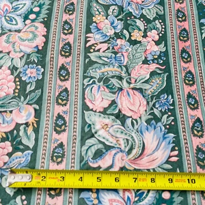 Telas Kingsway TOULOUSE Floral Rayas Rosa Verde Acabado Roseguard 52" Ancho 33" - Imagen 1 de 9