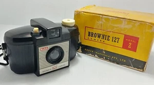 Vintage Kodak BROWNIE 127 Model 2 CAMERA - Picture 1 of 8