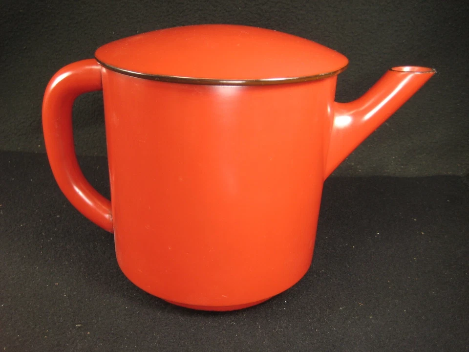 ANTIGUA IMAGEN JAPONESA DE AGUA CALIENTE YUTO LACA ROJA DE LA ERA MEIJI (C.1910) Foto 1 de 4