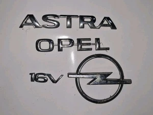 ORIGINAL OPEL ASTRA G EMBLEM SCHRIFTZUG HECKKLAPPE - Bild 1 von 3