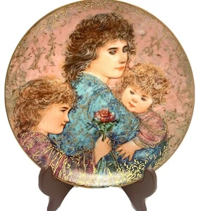 Edna Hibel Mother's Day Collector Plate May 1990 18 Karat Gold Limited Ed 8.5" - Picture 1 of 6
