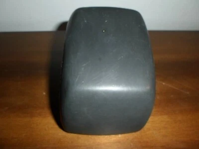 84 Mercedes-Benz 380SL R107 1984 - Parachoques trasero protector de goma pasajero derecho Foto 1 de 4