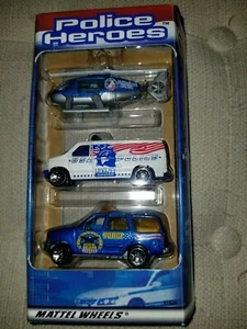 RARE 2002 MATCHBOX HERO CITY - POLICE HEROES 3 PACK NEW - Picture 1 of 1