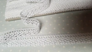 Al metro - Pizzo merletto macrame Bianco bordura cucito creativo passamaner - Foto 1 di 2