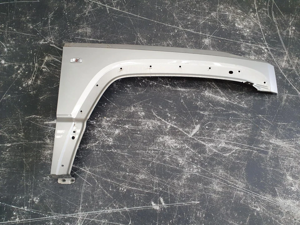 JEEP CHEROKEE KK RIGHT GUARD 02/08-10/12  - image 1 of 4