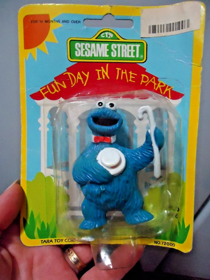 Tara Toy Corp Sesame Street Collectibles Oscar The Grouch Figure T3979