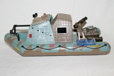 1986 Vintage Lanard The Corps BARCO DE PATRULHA DE RIO DE ASSALTO ~ Camuflagem Azul/Marrom - Imagem 1 de 4