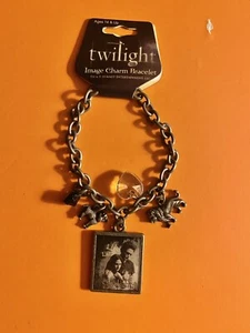 Bracciale con ciondolo Twilight Saga Edoardo e Bella sigillato - Foto 1 di 3