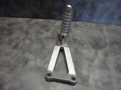 Pedal de descanso 2001 Kawasaki Ninja ZX750 ZX 750 ZX7 traseiro esquerdo passageiro pé K11 - Imagem 1 de 1