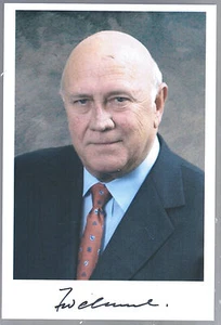 F.W. DE KLERK SIGNED AUTOGRAPH AUTO PHOTO SOUTH AFRICA PRESIDENT - Picture 1 of 1