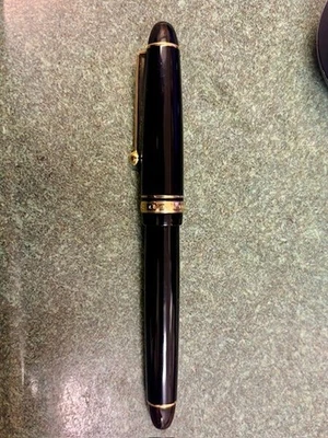 Pluma Estilográfica Pilot Personalizada 742 Negra FALCON FA Plumín FKK-2000R-B-FA Foto 1 de 4