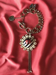 Brazalete Betsey Johnson Patrón Jardín Lucita Margarita Flor Ladybug Mariposa - Imagen 1 de 6