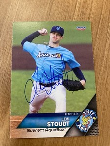 Levi Stoudt SIGNED 2021 Everett AquaSox Team Card Auto Cincinnati Reds