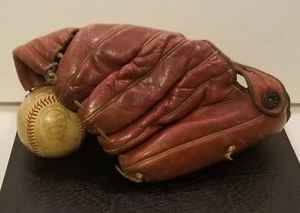 VINTAGE RED SCHOENDIENST Montgomery Ward Sporting Goods 4218 Baseball Glove - Picture 1 of 5