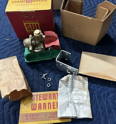 Bomba de combustível NOS Stewart Warner 220-An6 volts cabeça chata Hot Rod Kustom Rat Rod Banger - Imagem 1 de 4