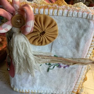 Junk Journal Doily Floral Junky Chunky - Picture 1 of 18