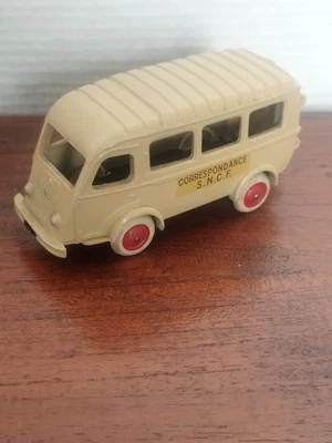 CIJ - Renault 1000KG Correspondance S.N.C.F - Photo 1/4