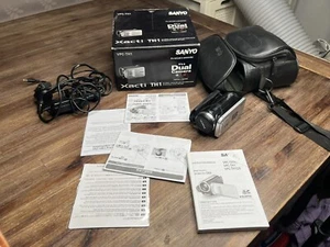 Sanyo Xacti VPC-TH1EX Dual Camera In Box - Picture 1 of 22