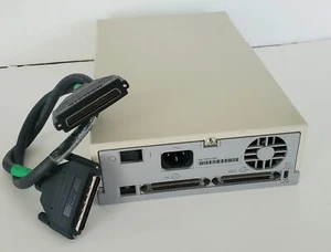 Disco rigido SCSI ESTERNO 73 GB KORG D16 REGISTRATORE DIGITALE SODDISFA LE SPECIFICHE KORG + CAVI - Foto 1 di 4