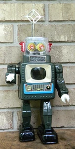 Vintage 1960's Alps Television Spaceman Battery Operated Tin Robot (Works) - Picture 1 of 21