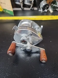 Carrete de baitcasting Shimano Bantam 100 - Imagen 1 de 10