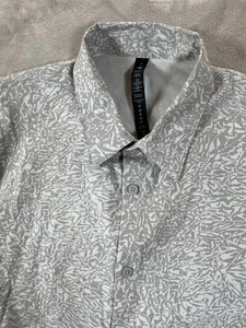 lululemon Airing Easy Short-Sleeve Shirt Size Medium LM3DWJS - Picture 1 of 6