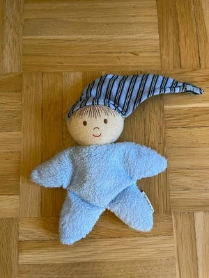 Sterntaler Kind mit Mütze -Wichtel Rassel aus Stoff 17 cm Stern Blau #8 - Bild 1 von 3