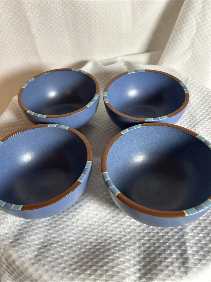 Lote de 4 cuencos de frutas/cereales Dansk International Designs MESA AZUL CIELO 5 1/8" Foto 1 de 4