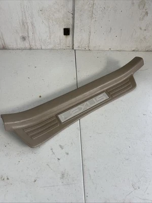 Lexus LX470 2000 moldura, placa de umbral de puerta trasera derecha, bronceado 67917-60050 ¡¡Leer!!! Foto 1 de 4
