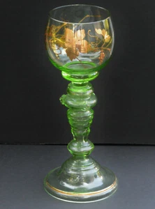 Roemer grün Weinglas Goldrand Perlen Trauben auf der Schüssel (7 1/2" hoch) - Bild 1 von 8