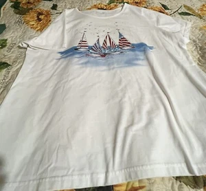 Women's White t shirt with sail boats Breckenridge XL - Picture 1 of 2