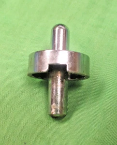 BIC TURNTABLE MANUAL SPINDLE PT # A-4 ROTATES FOR BIC 1000 980 981 960 940 + - Picture 1 of 2