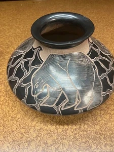 Beeindruckende Mata Ortiz Keramik Dose mit Bär Design von Talented Potter Lupe Soto!! - Bild 1 von 6