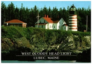 Luz principal West Quoddy en Lubec, postal de Maine - Imagen 1 de 2