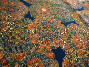 Vintage Japanese Kimono Crepe Silk Fabric, Large Floral Sarasa on 155cm(61") - Picture 1 of 10
