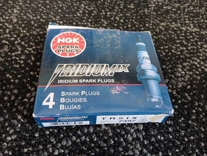 Set Of 4 NGK 7397 TR5IX Iridium IX Spark Plugs NIB Free Shipping M51 - Foto 1 di 1