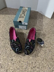 Toms schwarz umreißt Dino Alpargata Kritzeleien leuchten im Dunkeln Schuhe Größe 7,5 - Bild 1 von 10