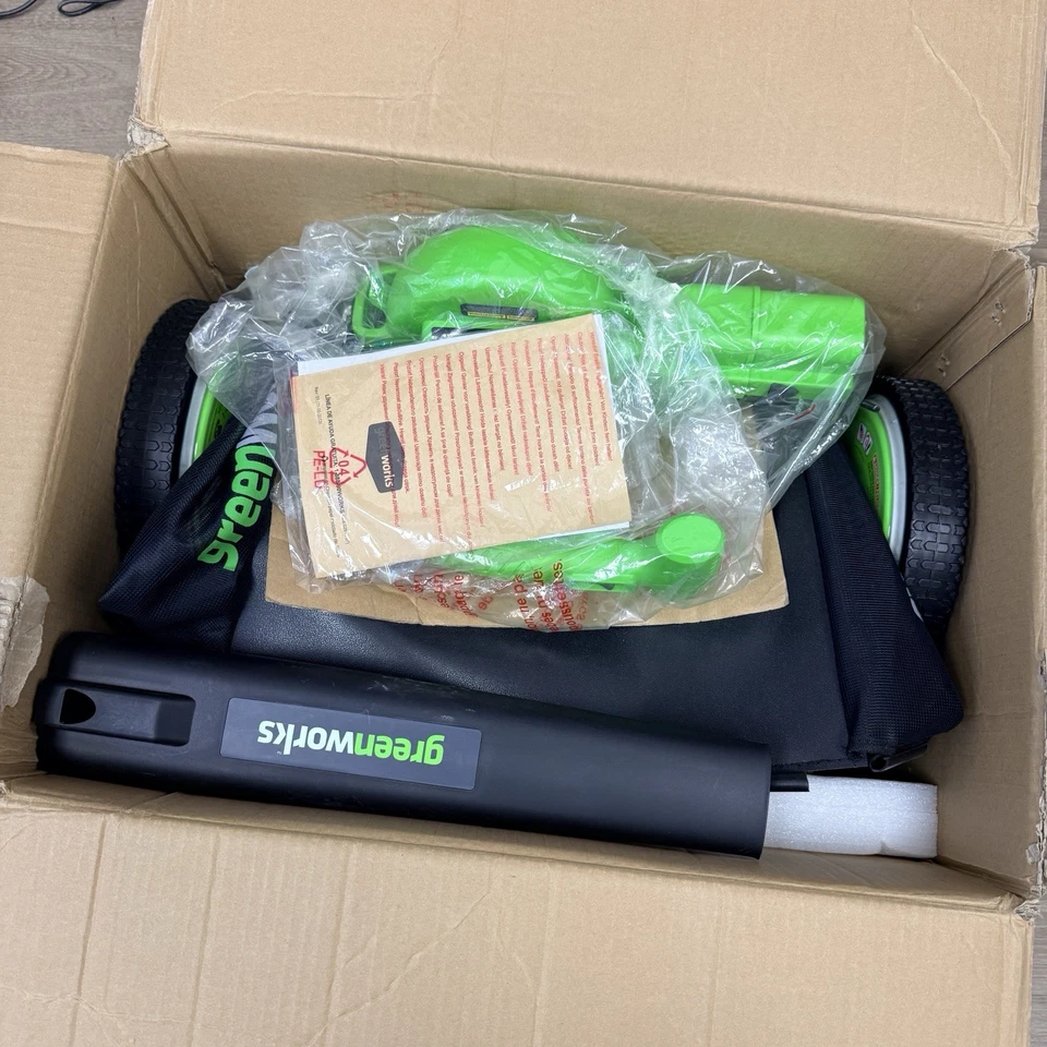 16-дюймовая катушечная газонокосилка GreenWorks 25052 + воздуходувка 7 ампер 24012 - Изображение 1 из 4