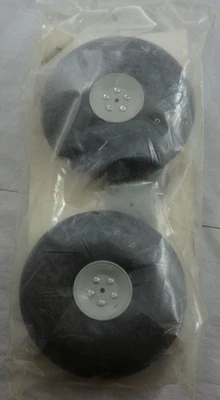 Du-Bro DuBro 5 1/2" Diameter Inflatable Airplane Big Wheels DUB550RV - Image 1 of 2